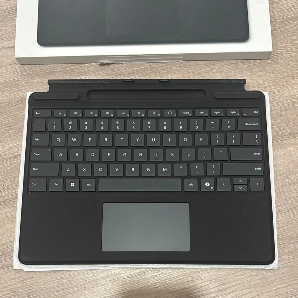 Like new Microsoft Surface Pro Keyboard with pen storage